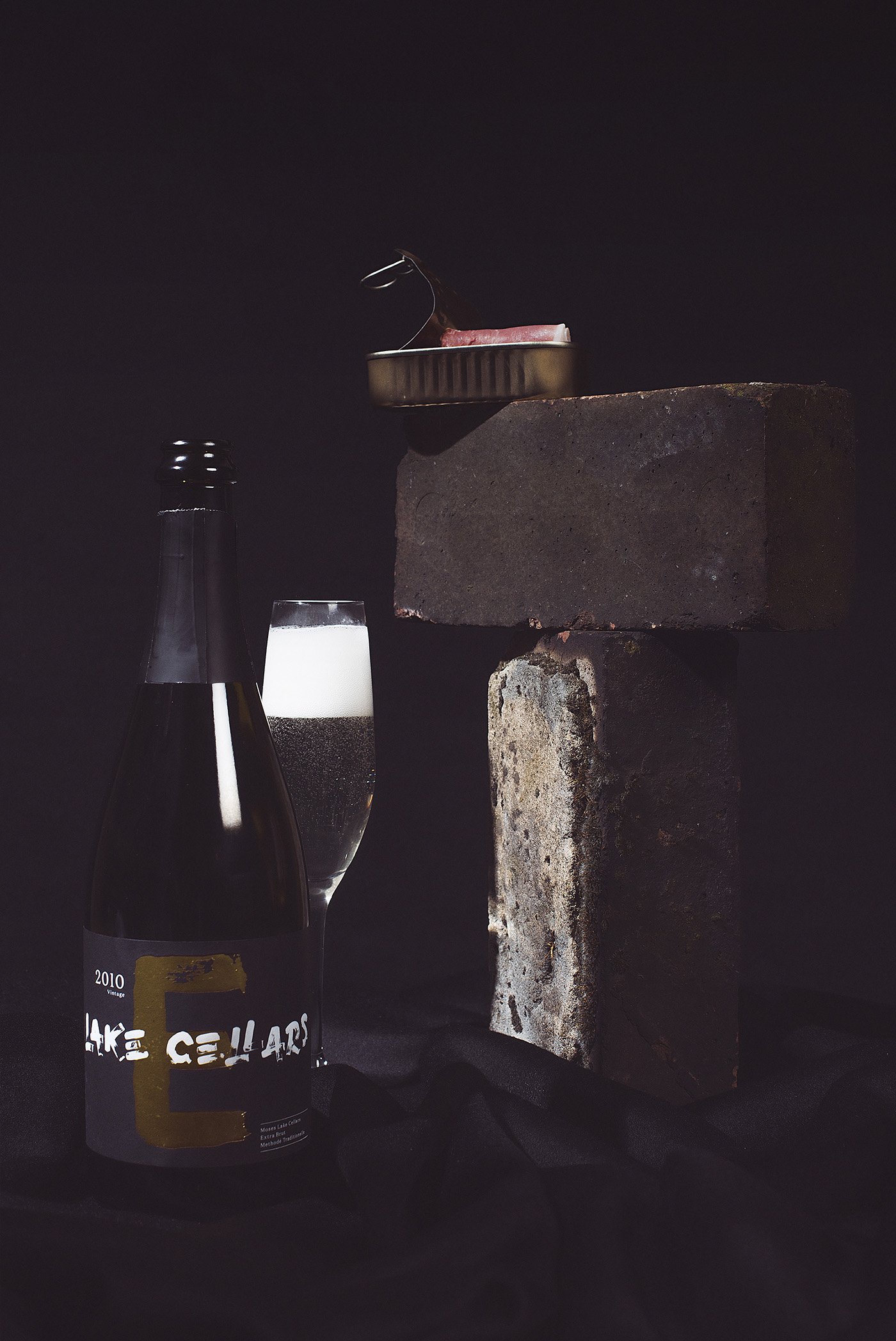 筆刷字體樣式的葡萄酒包裝設計